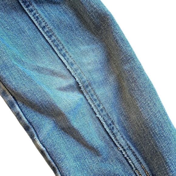 Old Navy Women’s Distressed Denim Jean Jacket Size XS Light Wash - Picture 8 of 9